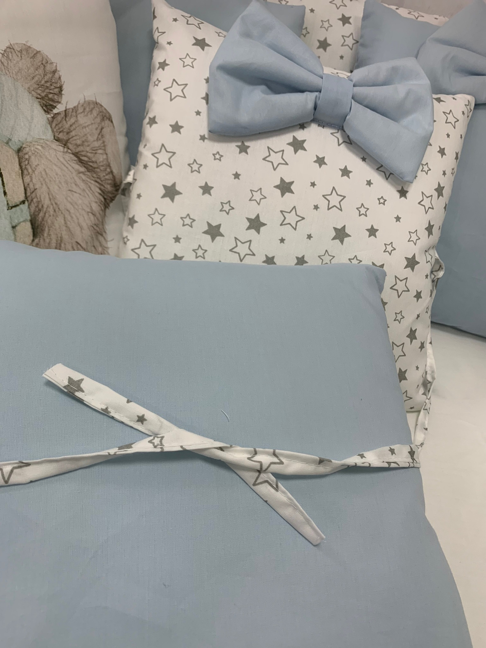 Комплект в кроватку 18 предметов "Принц Мишка" голубой, сатин