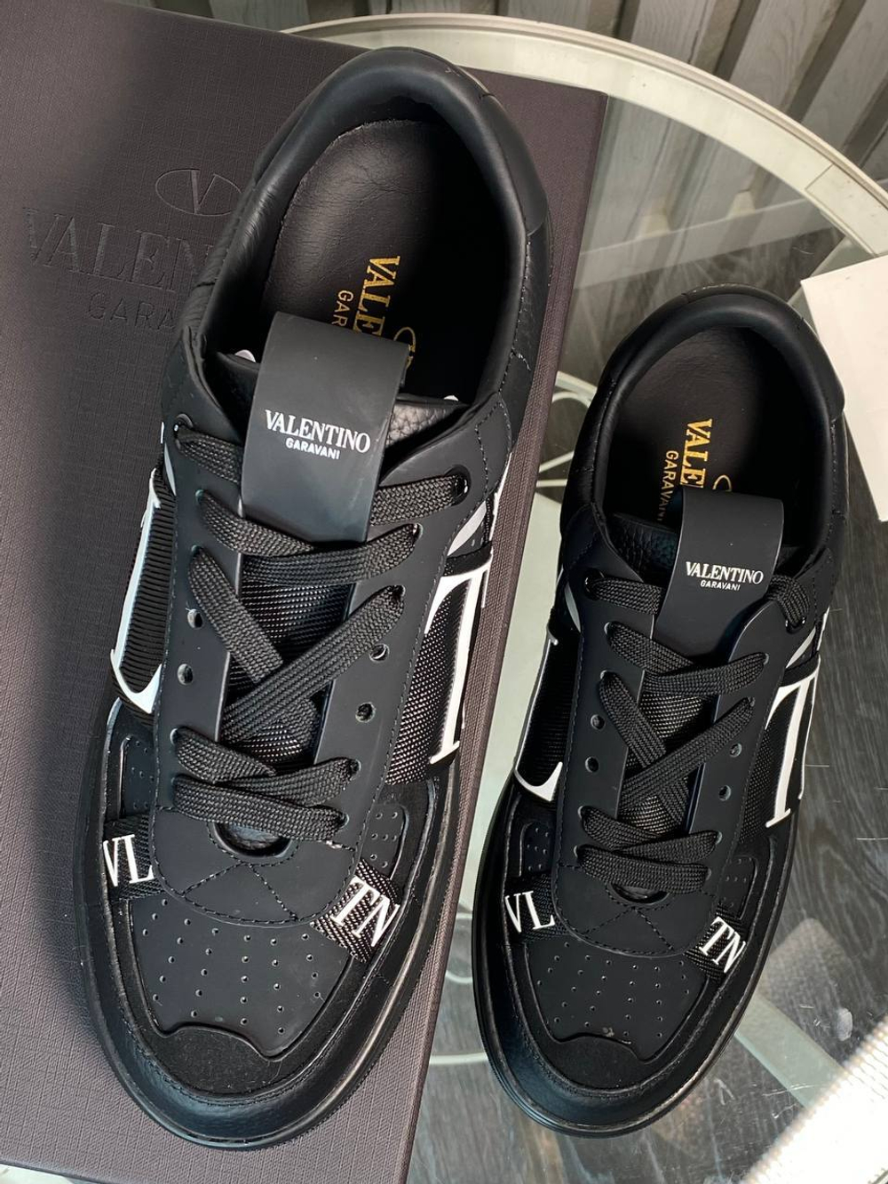 Кроссовки Valentino