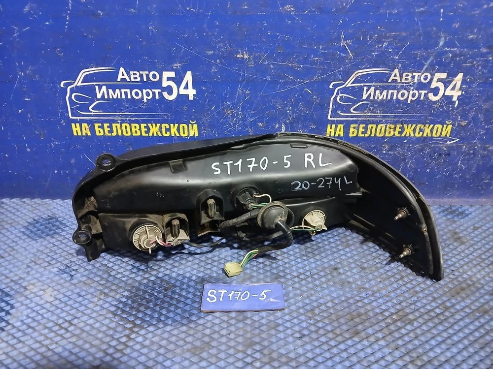 Стоп левый TOYOTA CARINA 1991