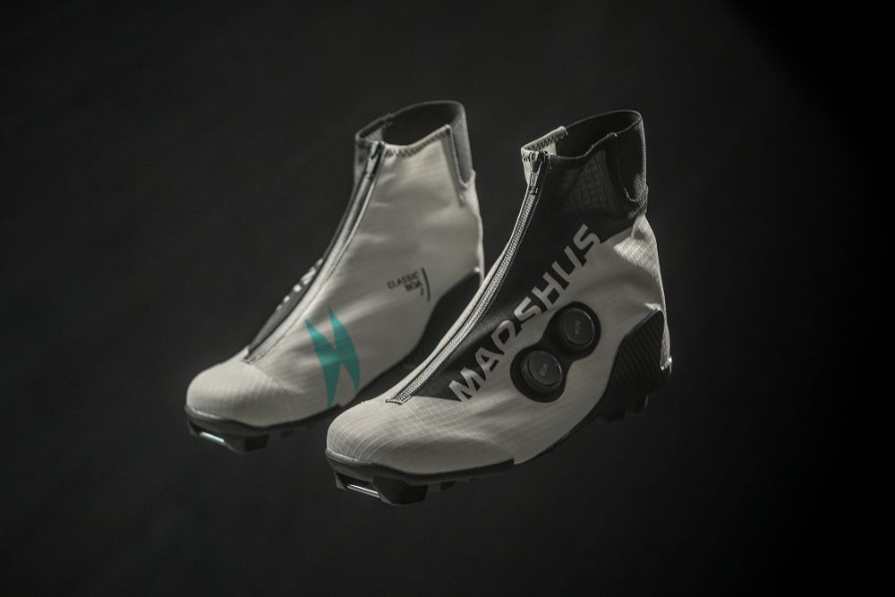 Женские профессиональные лыжные ботинки Madshus W RACE PRO BOA® CLASSIC (2024/2025) для классического хода