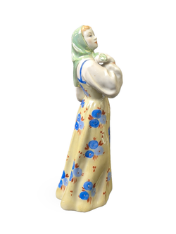 Фарфоровая статуэтка "Плясунья Маша" (Дулёво)