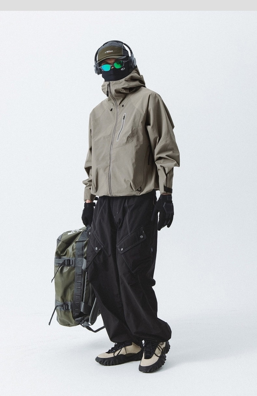 Брюки Nothomme Curved Pocket Cargo