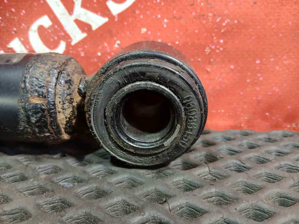 Амортизатор кабины