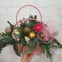 Композиция в сумочке "Нежный аромат праздника "