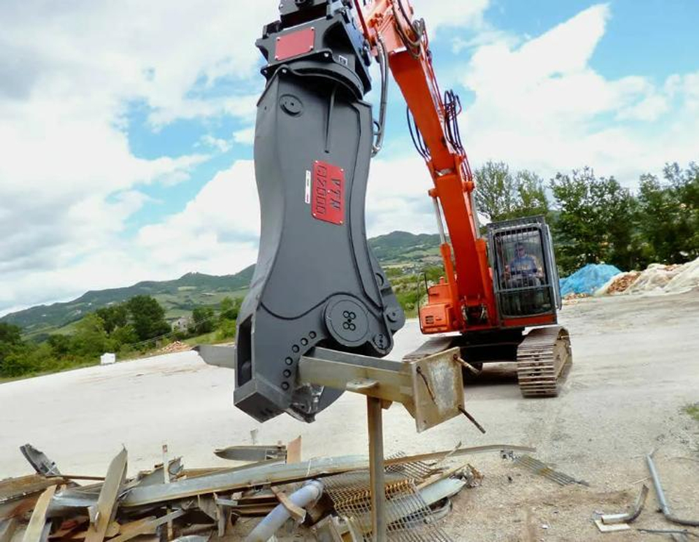 Гидравлические ножницы по металлу на Экскаватор Terex