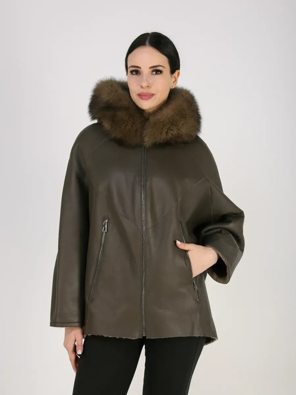 Дубленка зимняя натуральная с капюшоном оверсайз