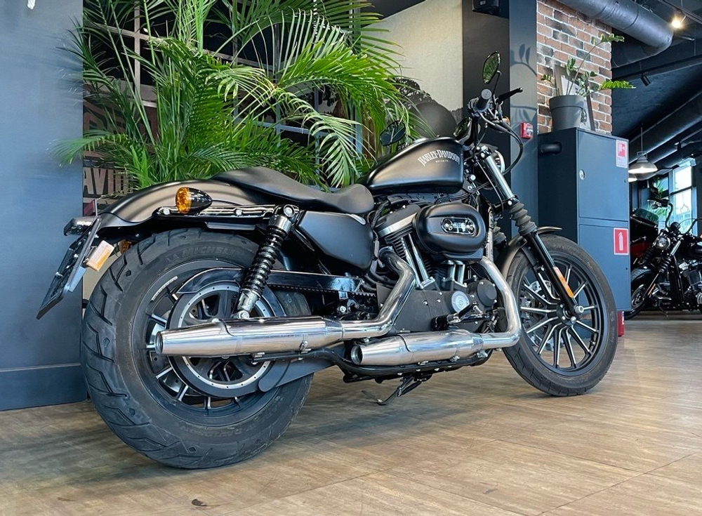 Harley-Davidson Sportster Iron 883