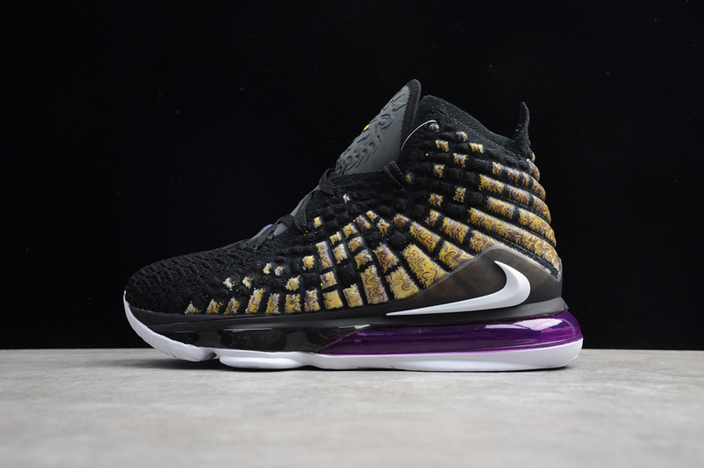 Купить в Москве баскетбольные кроссовки  Nike LeBron 17 Lakers