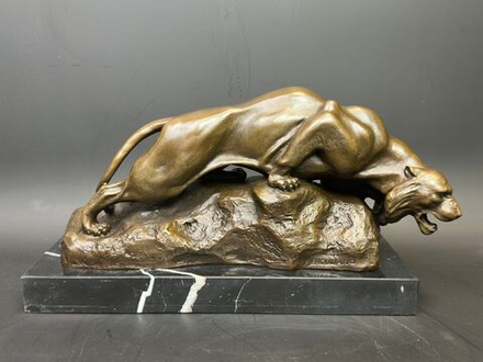 Бронзовая скульптура «Крадущийся тигр»