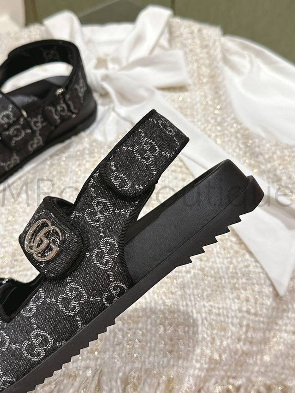 Женские сандалии Gucci черные