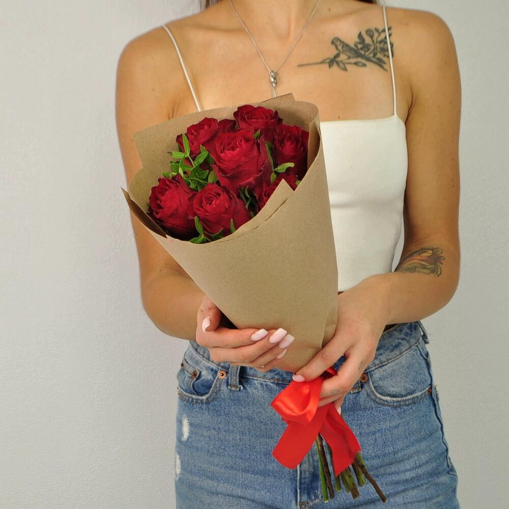Букет из красных роз 7 штук