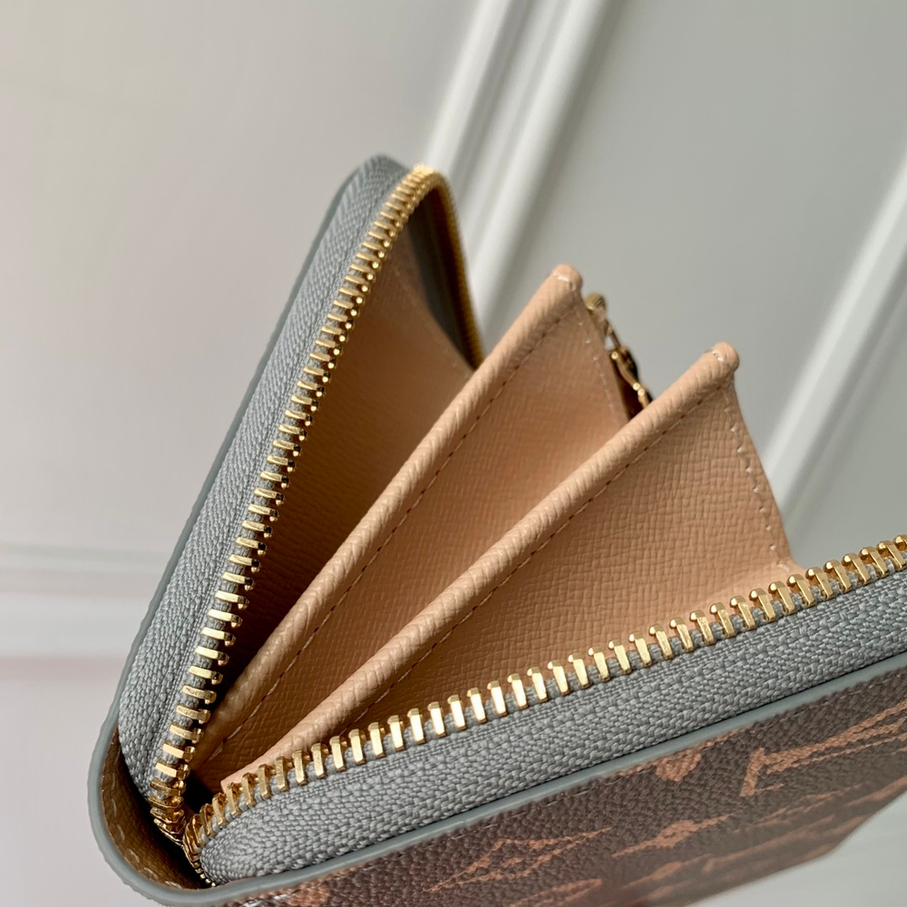 Louis Vuitton Zippy Wallet