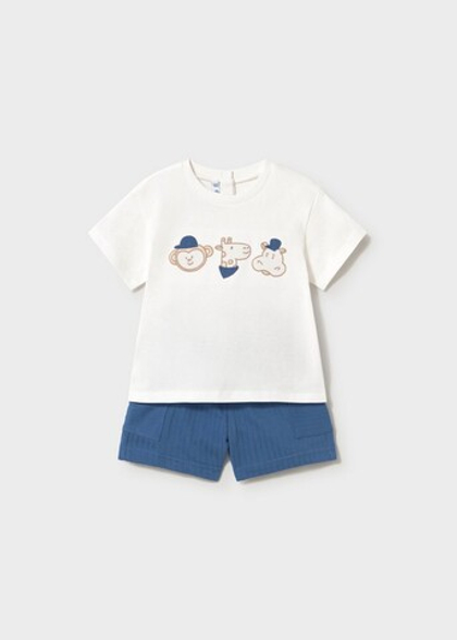 футболка с шортами