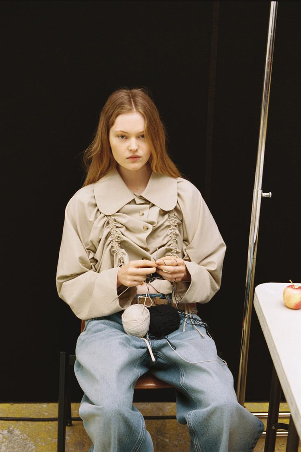 ZARA КОРОТКАЯ КУРТКА-ТРЕНЧ С РЮШАМИ, БЕЖЕВЫЙ