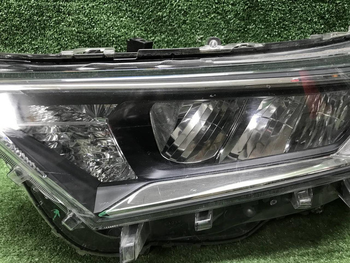 Фара левая Toyota RAV4 5 XA50 (18-нв) LED