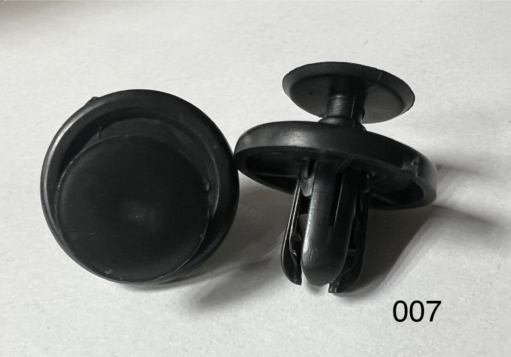 Клипса иномарка  d- 7 (защелка)  папа+мама (20шт/уп)Код- 007