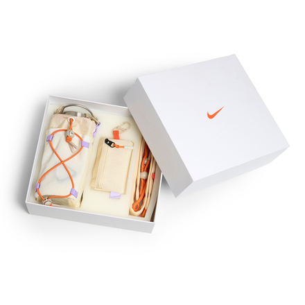 Подарочный набор Nike: спортивная бутылка-термос с сумкой для переноски