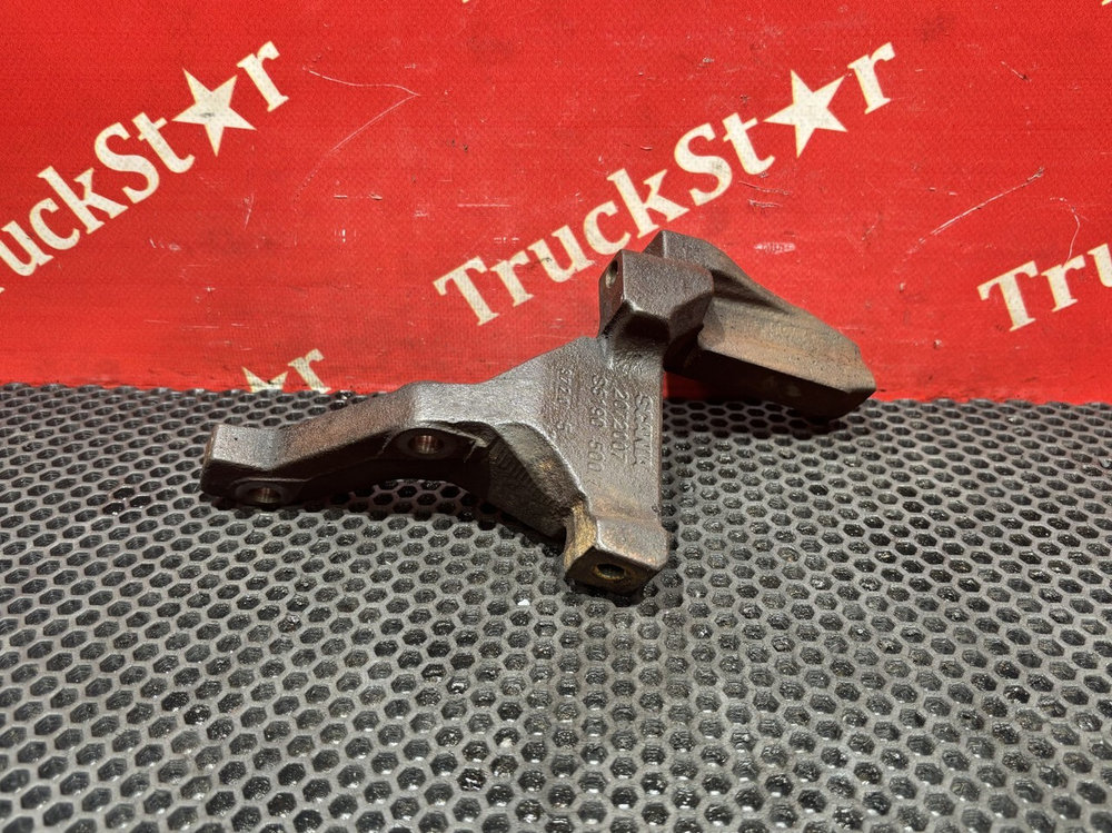 Кронштейн охладителя EGR 2021г.