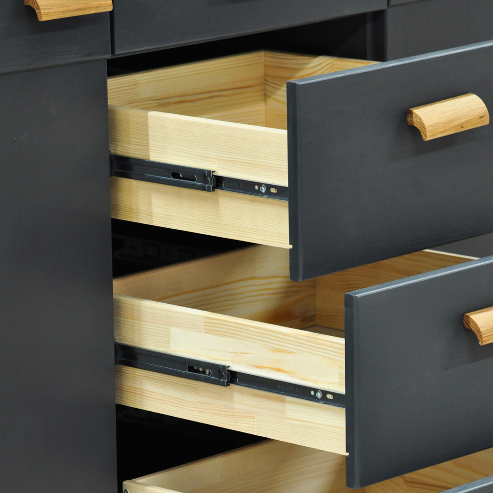 Шкаф деревянный 3 двери 3 ящика Мадейра из массива сосны