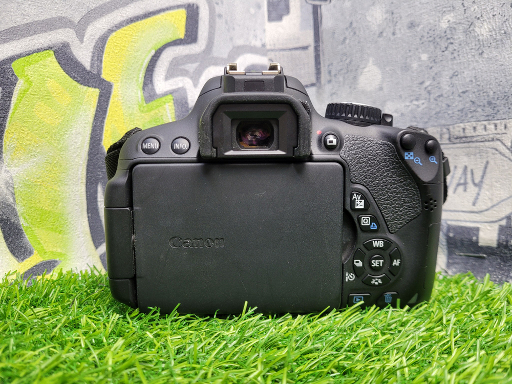Canon EOS 650D (8.000 кадров)