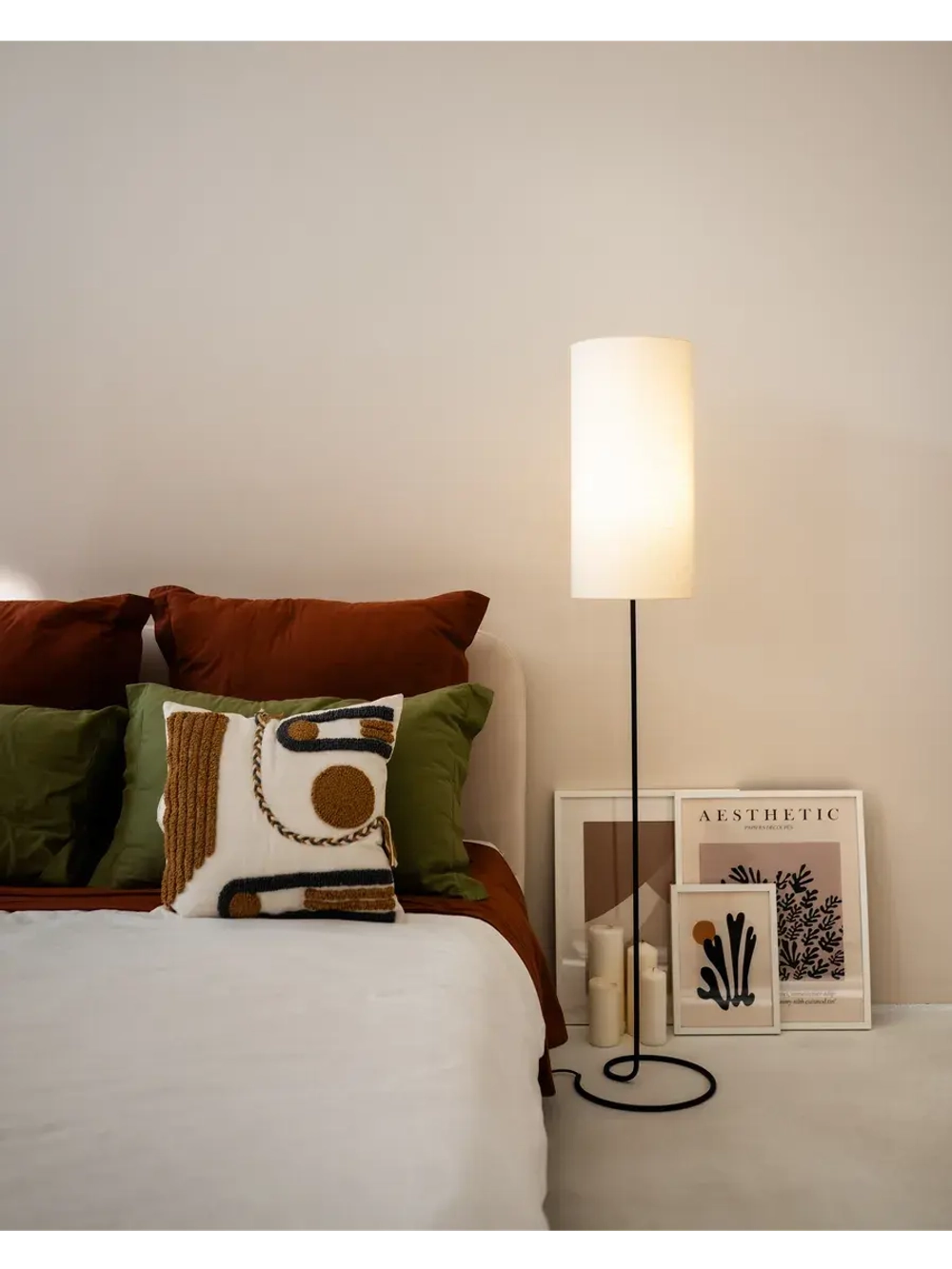 Торшер напольный с абажуром в гостиную современный