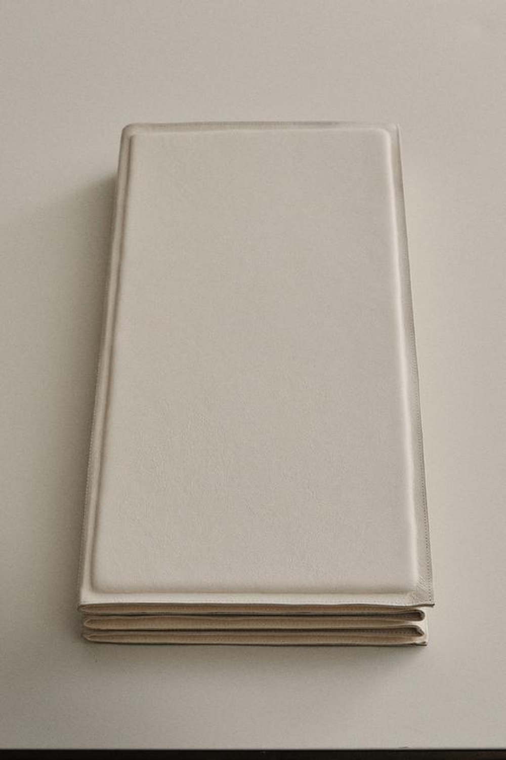 ZARA HOME СКЛАДНОЙ КОЖАНЫЙ КОВРИК ДЛЯ ЙОГИ, ЭКРЮ