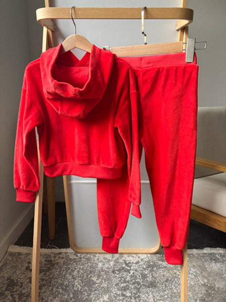 Велюровый костюм Moschino, 116