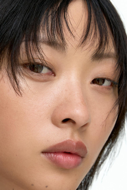 ZARA УВЛАЖНЯЮЩИЙ ТОНАЛЬНЫЙ КРЕМ SPF 50, ТЕПЛЫЙ БЕЖЕВЫЙ