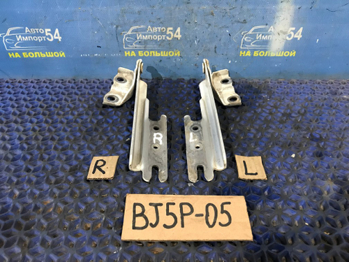 Петля капота левая MAZDA FAMILIA 2000