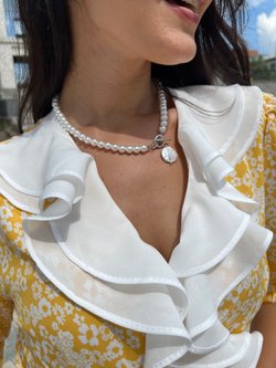 Платье желтое на запах из вискозы