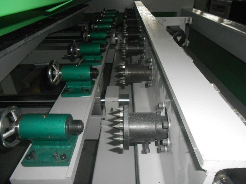 Фрезерно-гравировальный станок с ЧПУ WoodTec T-2512x8