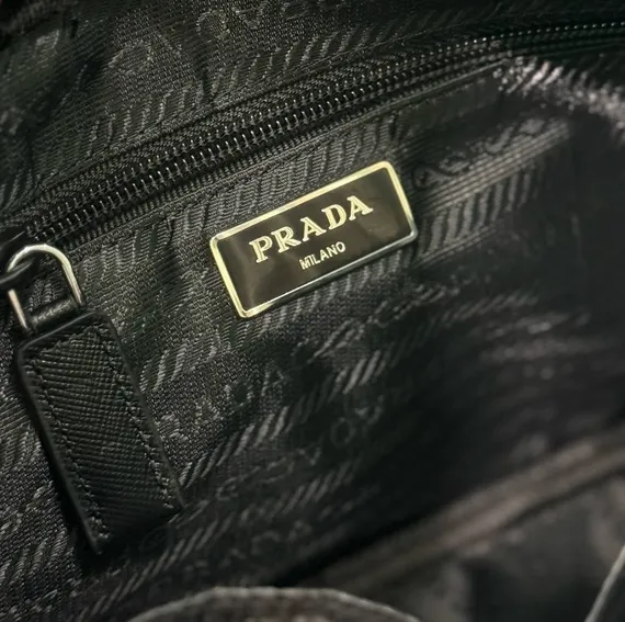 Сумка Prada на плечо из нейлона и сафьяновой кожи, черный