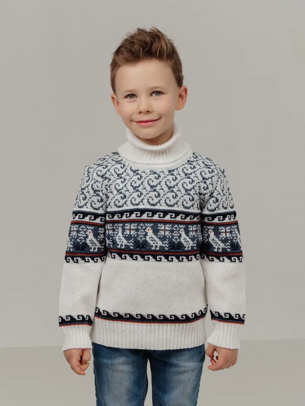 Свитер вязаный с горлом