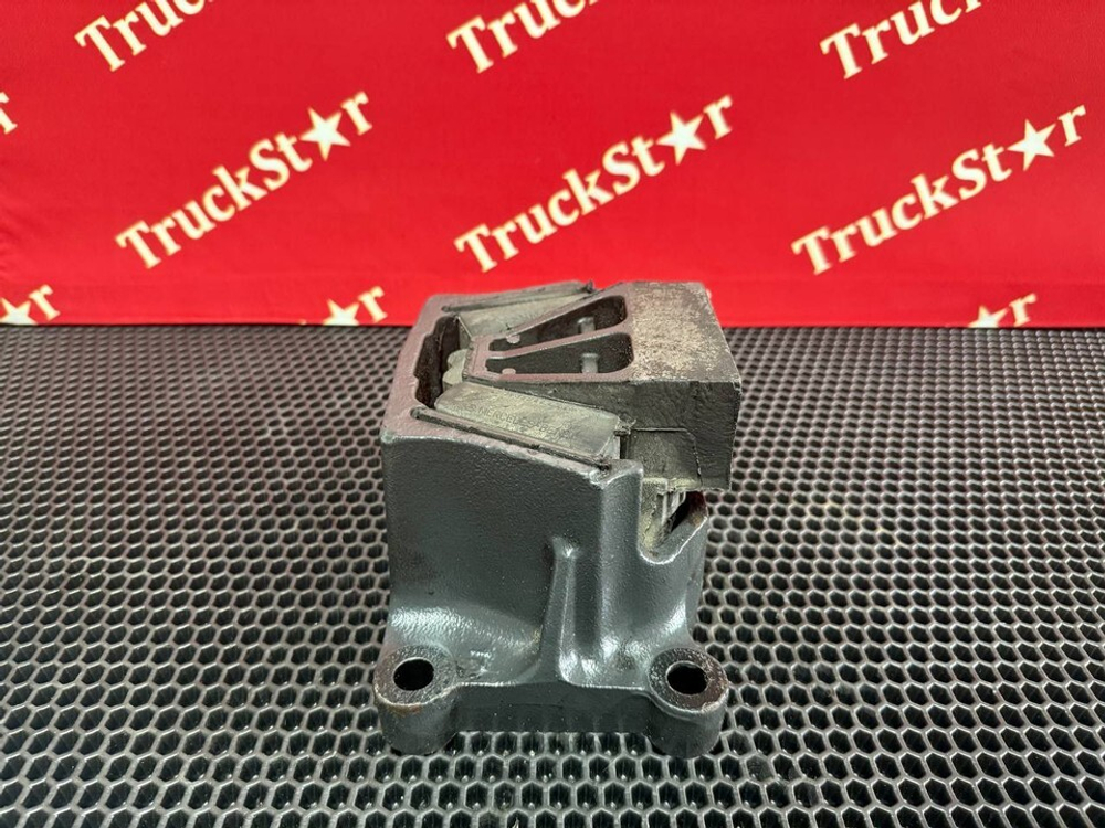 Подушка двигателя передняя