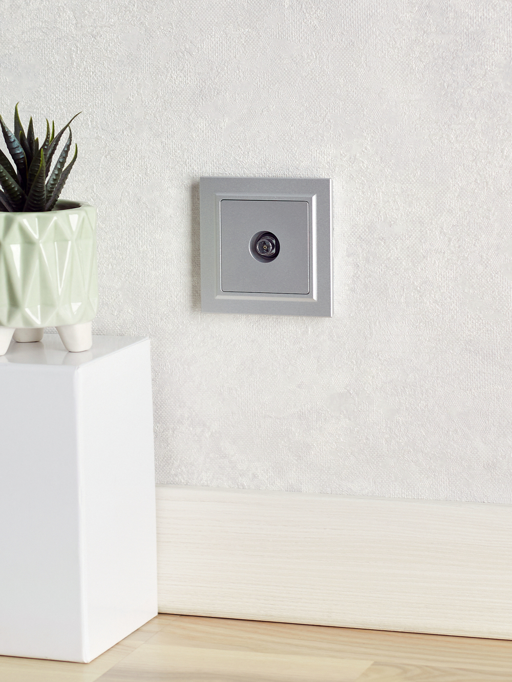 BRITE Рамка 1-местная IP44 РУ-1-БрА-44 алюминий IEK