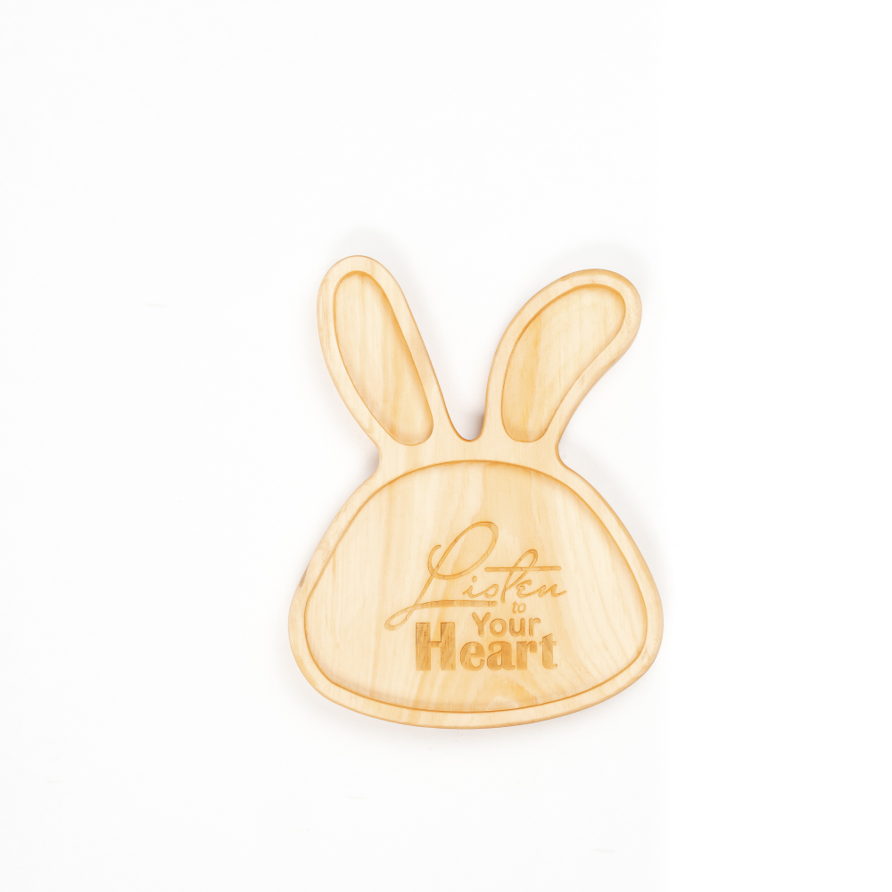 Менажница из кедра для подачи блюд и закусок с гравировкой "Listen to your heart". MG43