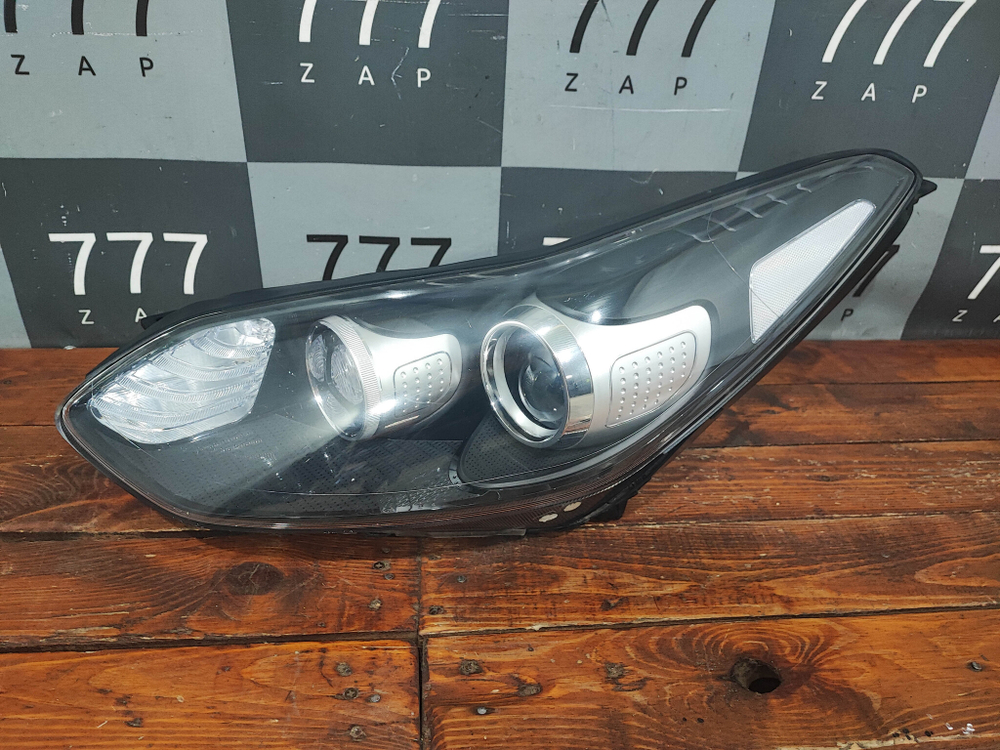 Фара левая галоген Kia Sportage 4 (QL) 16-18 Б/У Оригинал 92101F1010