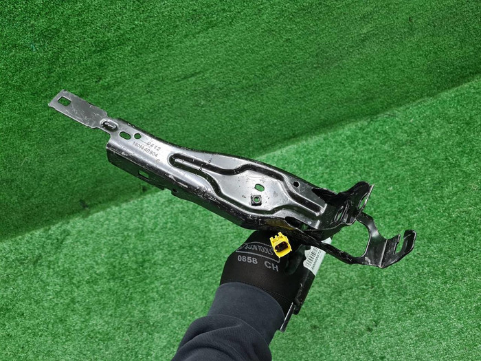 Кронштейн фары правый BMW 3er G20 (2018-н.в.)