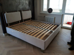 Дизайнерская кровать с ремнями