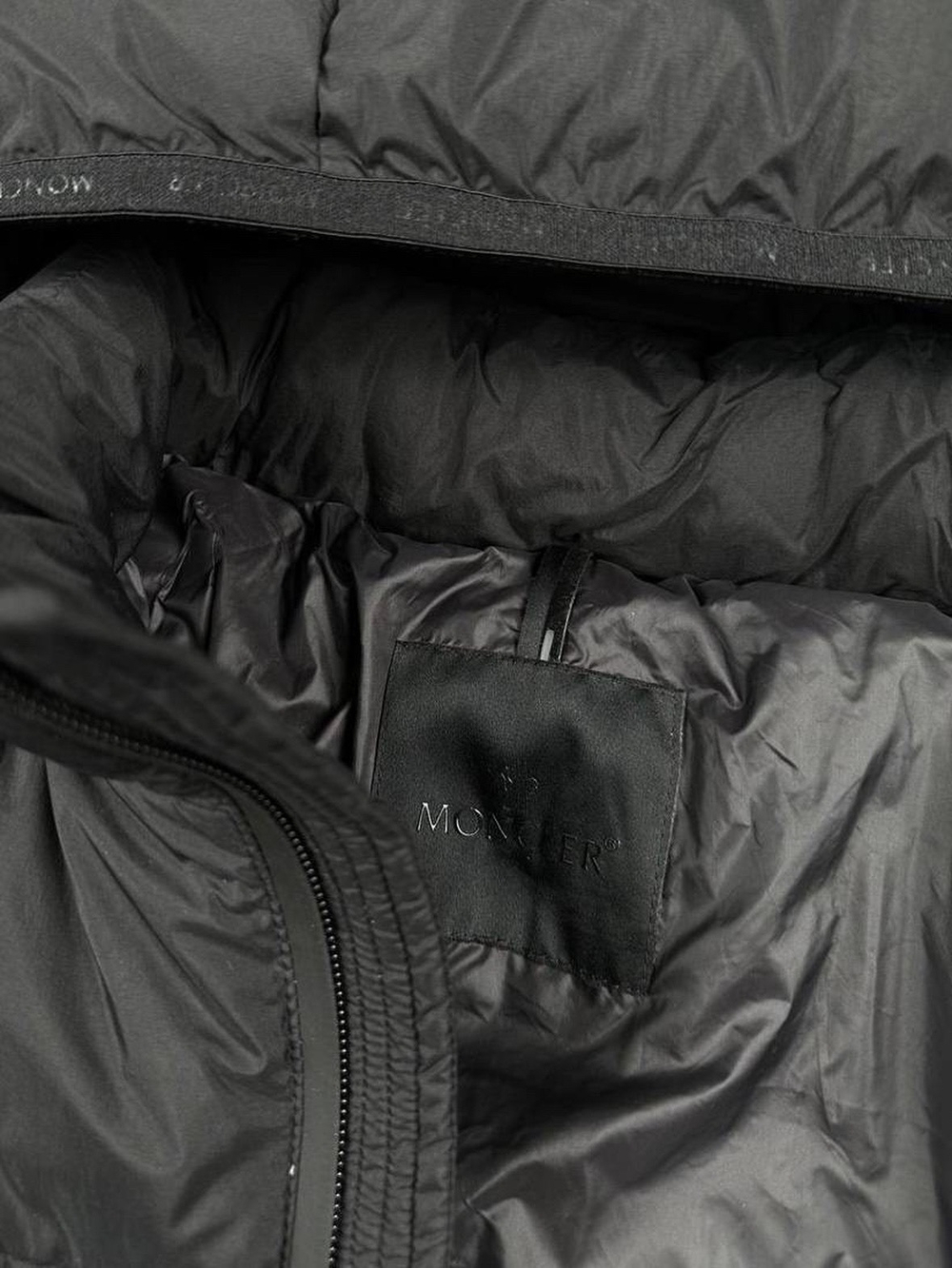 Пуховик Moncler