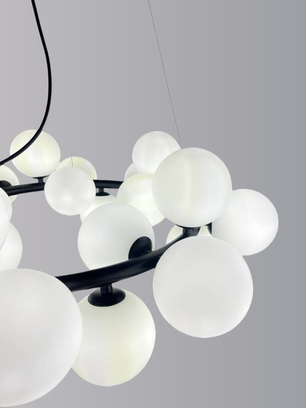 Люстра подвесная Lanbos, 25 ламп G9, 175 Вт LED, до 30 кв м, черная c белыми плафонами