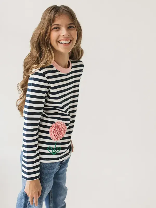 лонгслив в синюю полоску с розовым цветком для девочки bojiakorovka