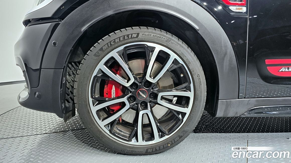 Mini Cooper S Countryman JCW 라이트 (06.2021)