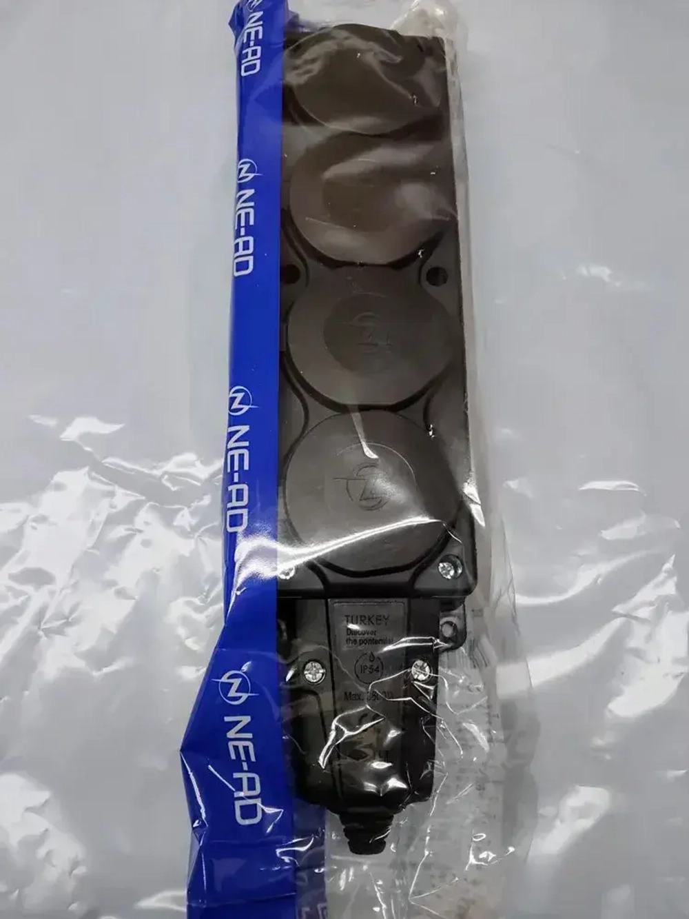 NE-AD Колодка каучуковая четверная (4 гнезда), 1 штука