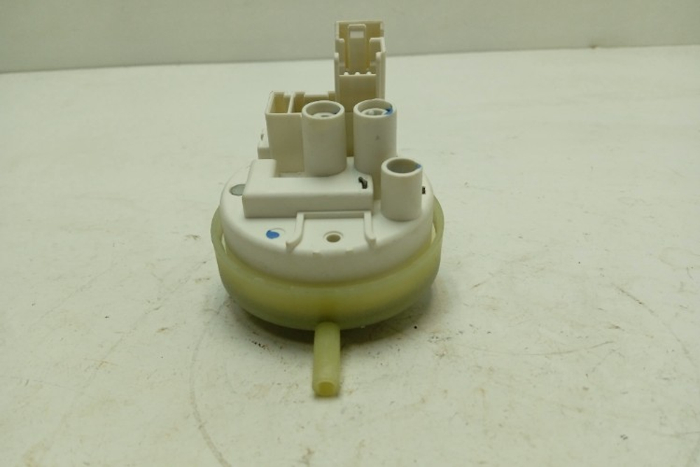 AWOC0714 кт138 Датчик уровня воды для стиральной машины Whirlpool AWOC0714 б/у