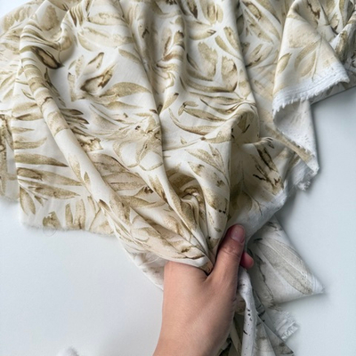 Вискоза (штапель) Пальмовые листья на светлом фоне