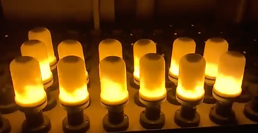 Светодиодная лампа с эффектом живого пламени высокой детализации