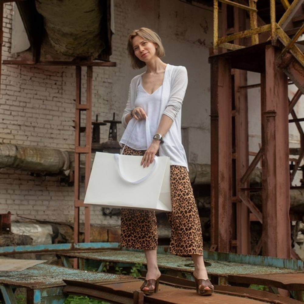 Пакет бумажный, 45x32x24, белый матовый, с вклееной ручкой