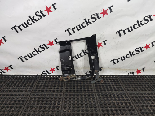 Кронштейн фары левой