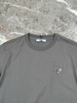 Футболка Prada